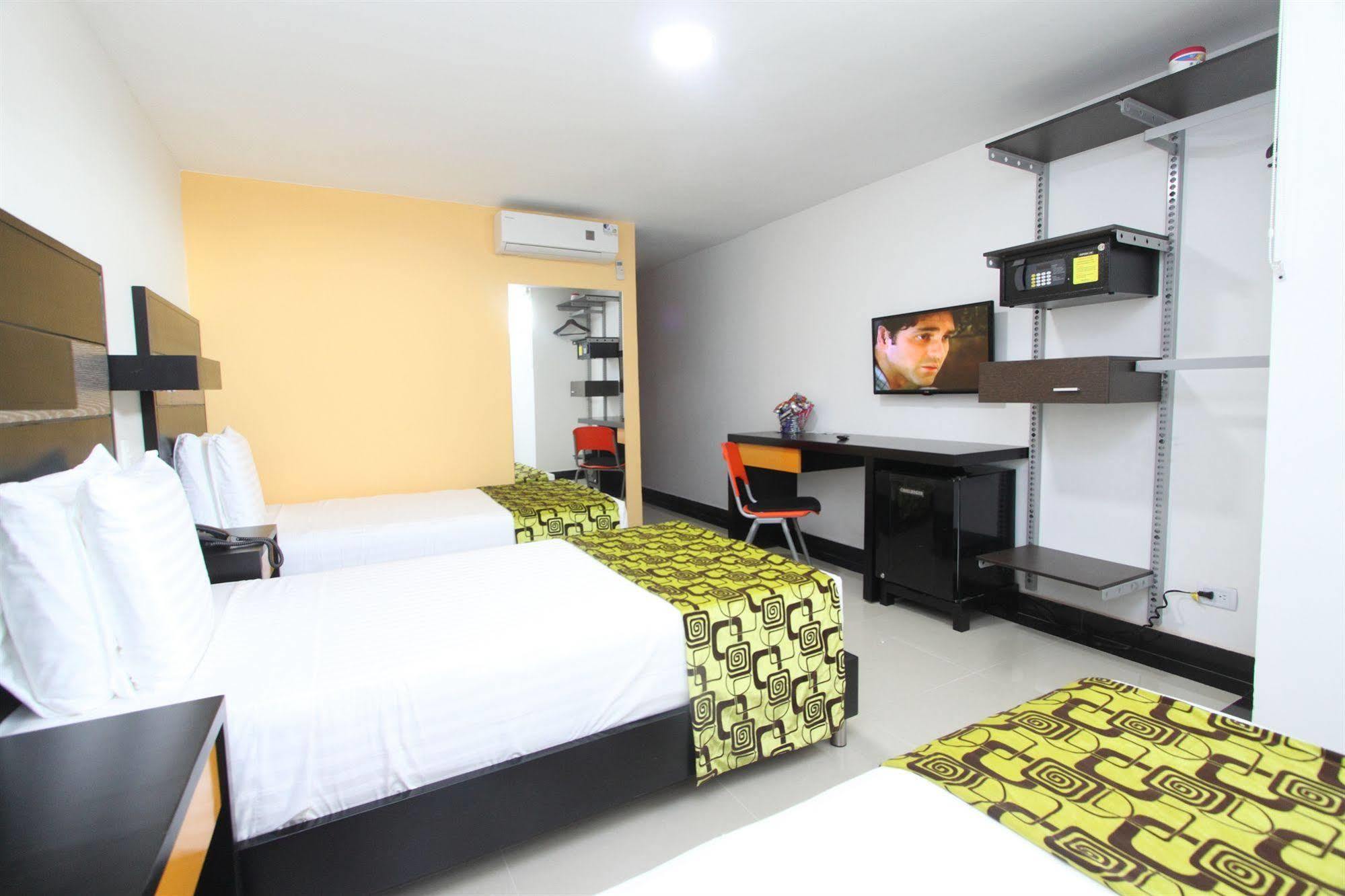 Hotel Genova Prado バランキージャ エクステリア 写真